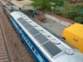 Экспериментальный индийский поезд с солнечными панелями
